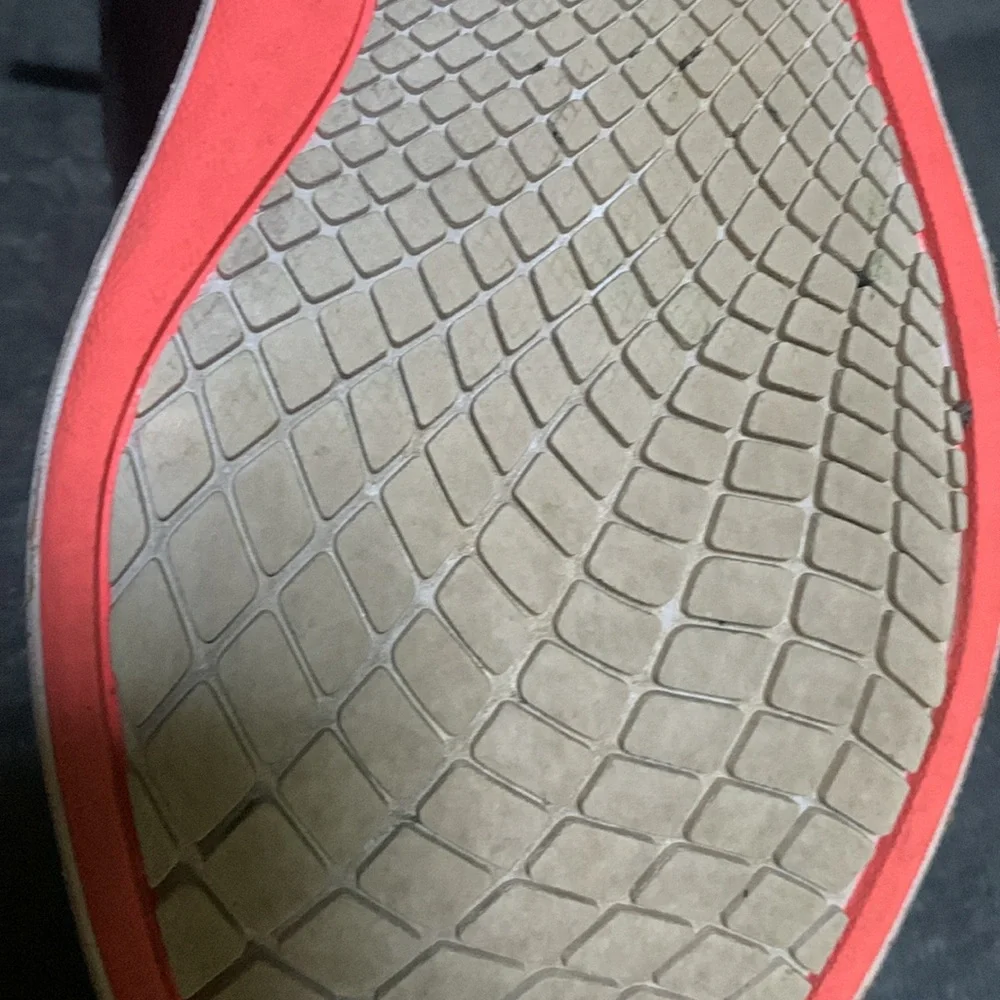 Under Armour - Lots of Life Left! - Picture 8 of 8